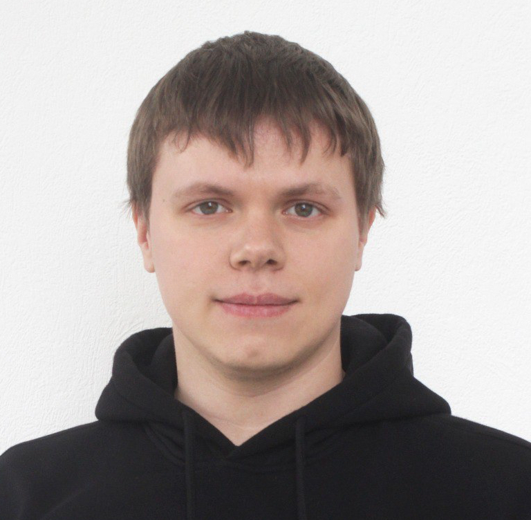 Андрей Комаров