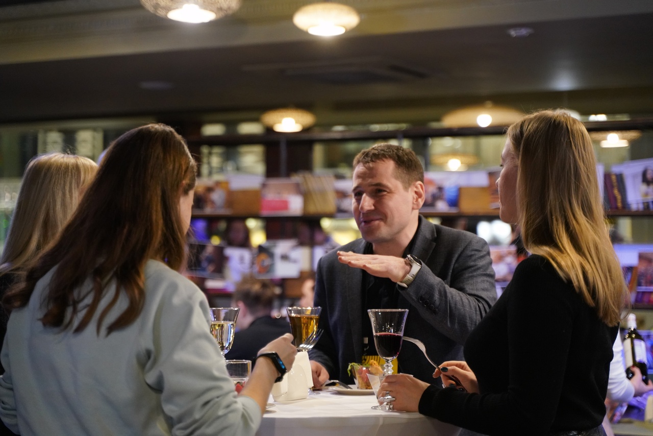 Возможность расширить и укрепить круг профессионального общения и обменяться контактами с представителями ведущих брендов digital-рынка