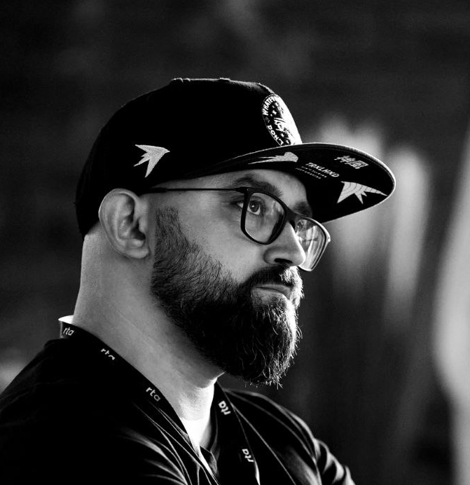 Дмитрий Попов